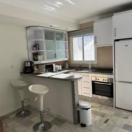 Вілла Casa Romero - Beautiful Villa, Corner By Pools,resort Facilities, Full Kitchen, 3 Terraces, Internet Марбелья